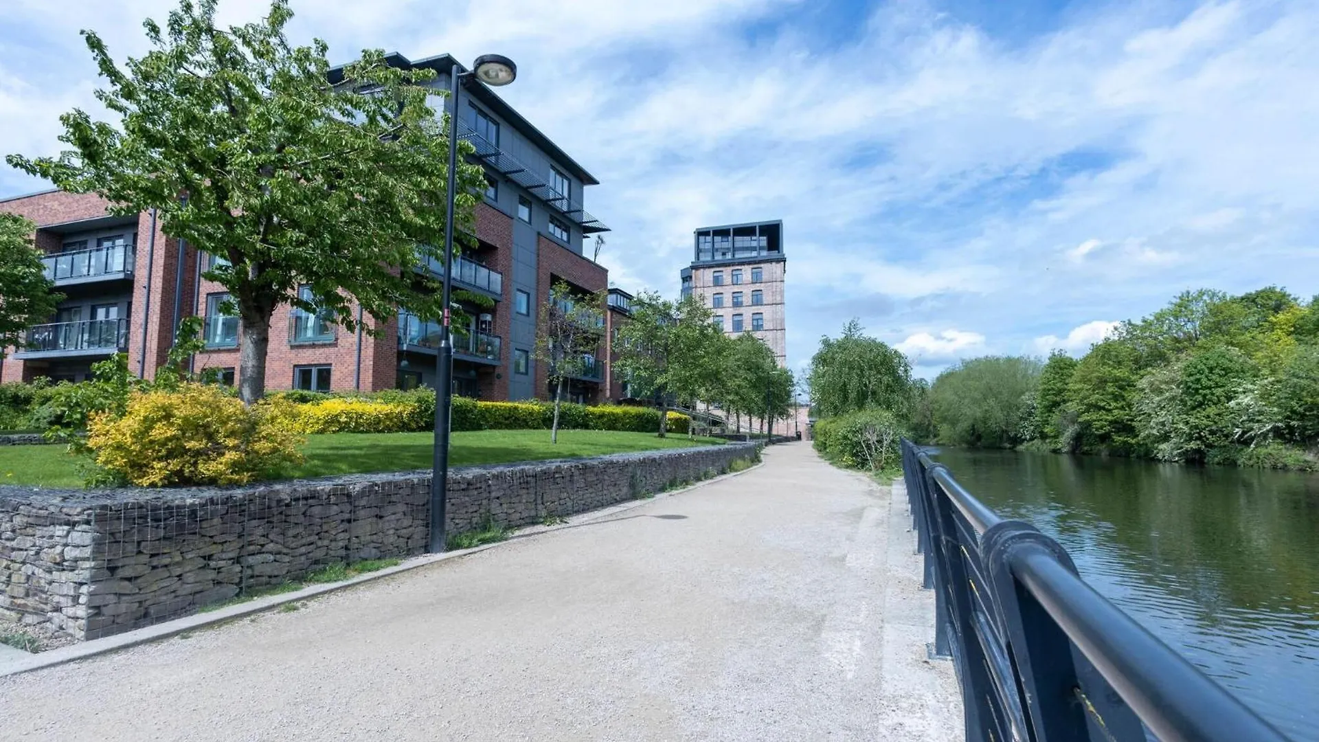 Leeds Haven Niche 1 2 Bedroom Apartments With Cityscape Views By Belvilla