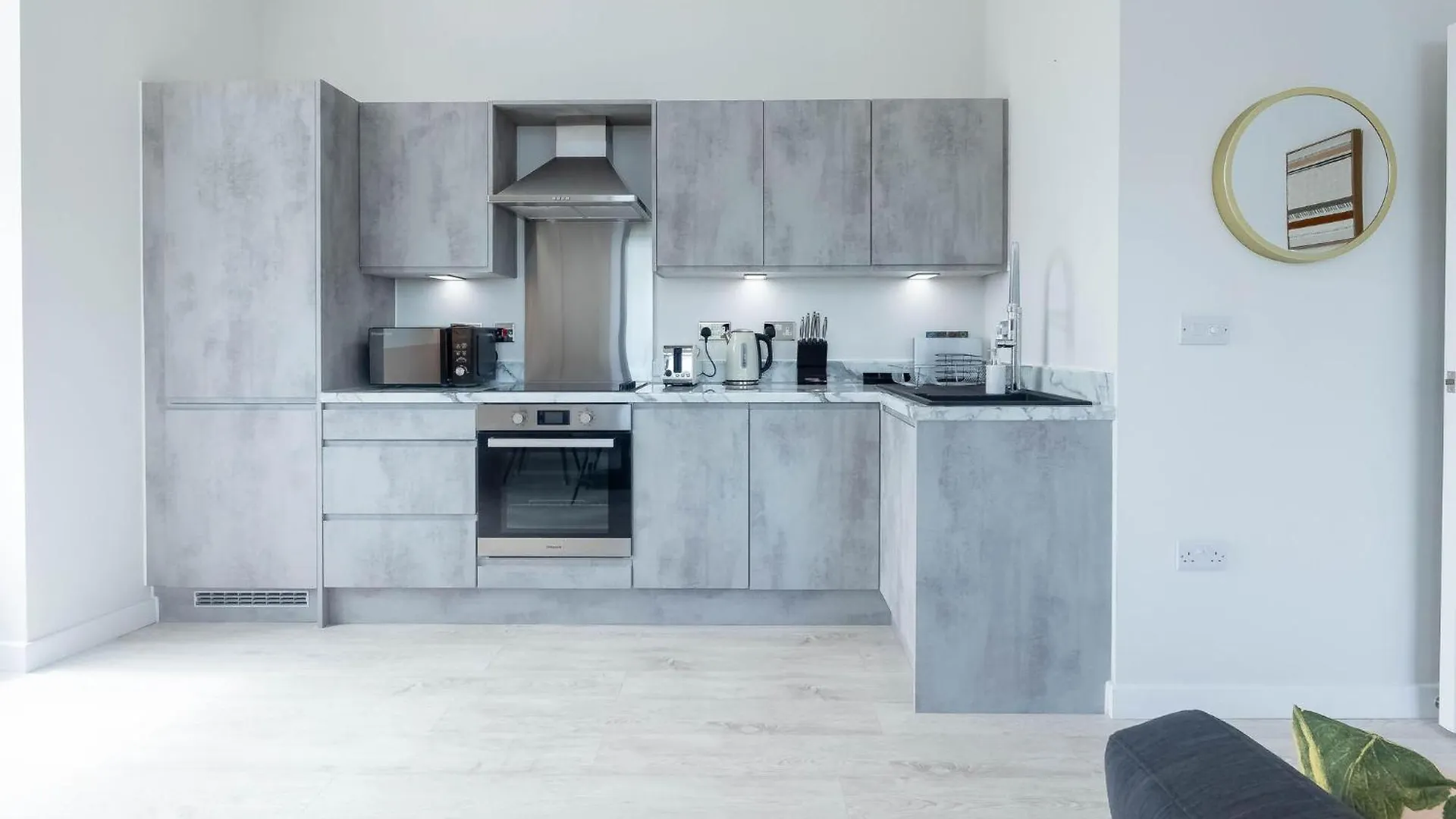 Leeds Haven Niche 1 2 Bedroom Apartments With Cityscape Views By Belvilla