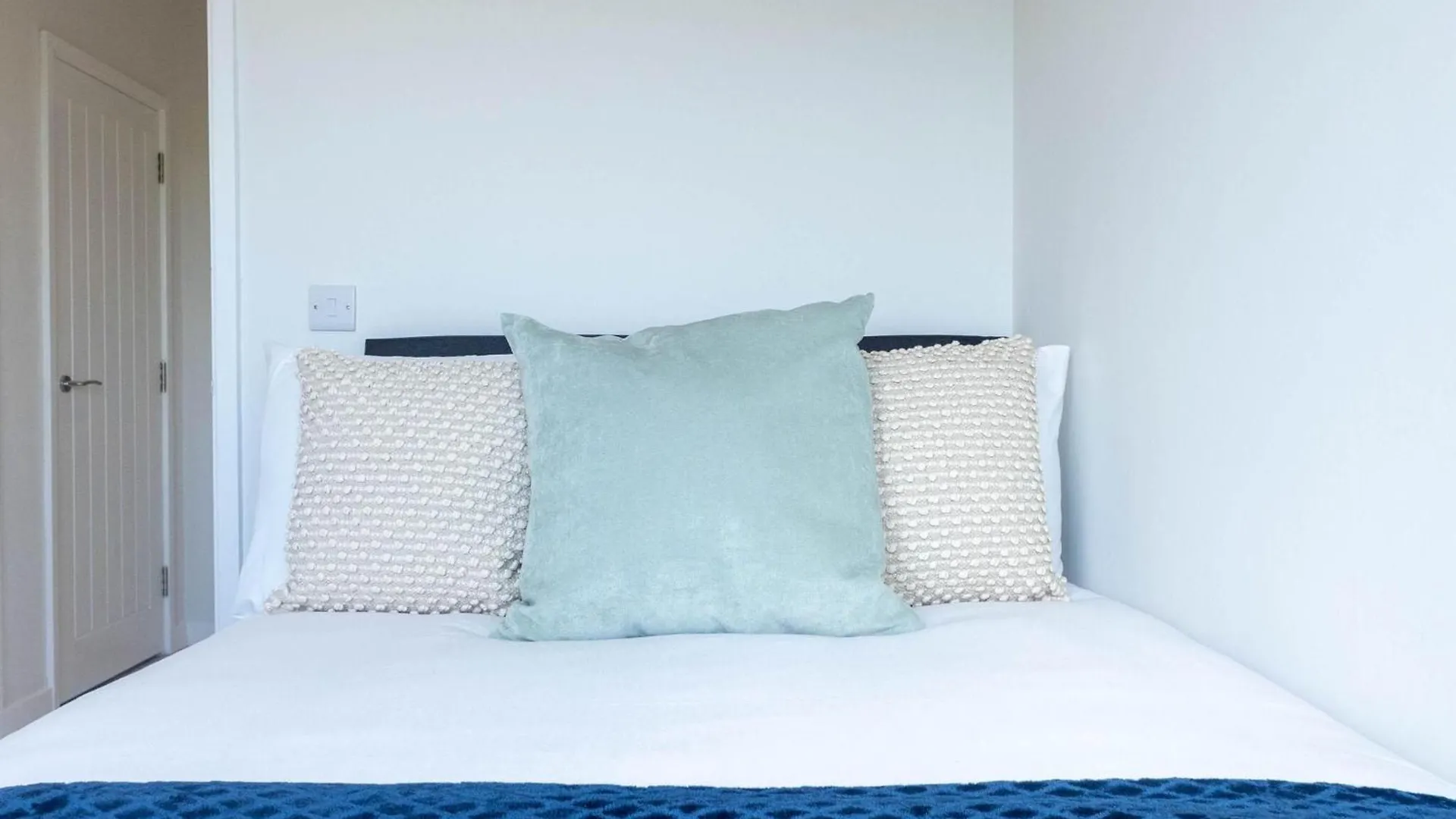 Leeds Haven Niche 1 2 Bedroom Apartments With Cityscape Views By Belvilla