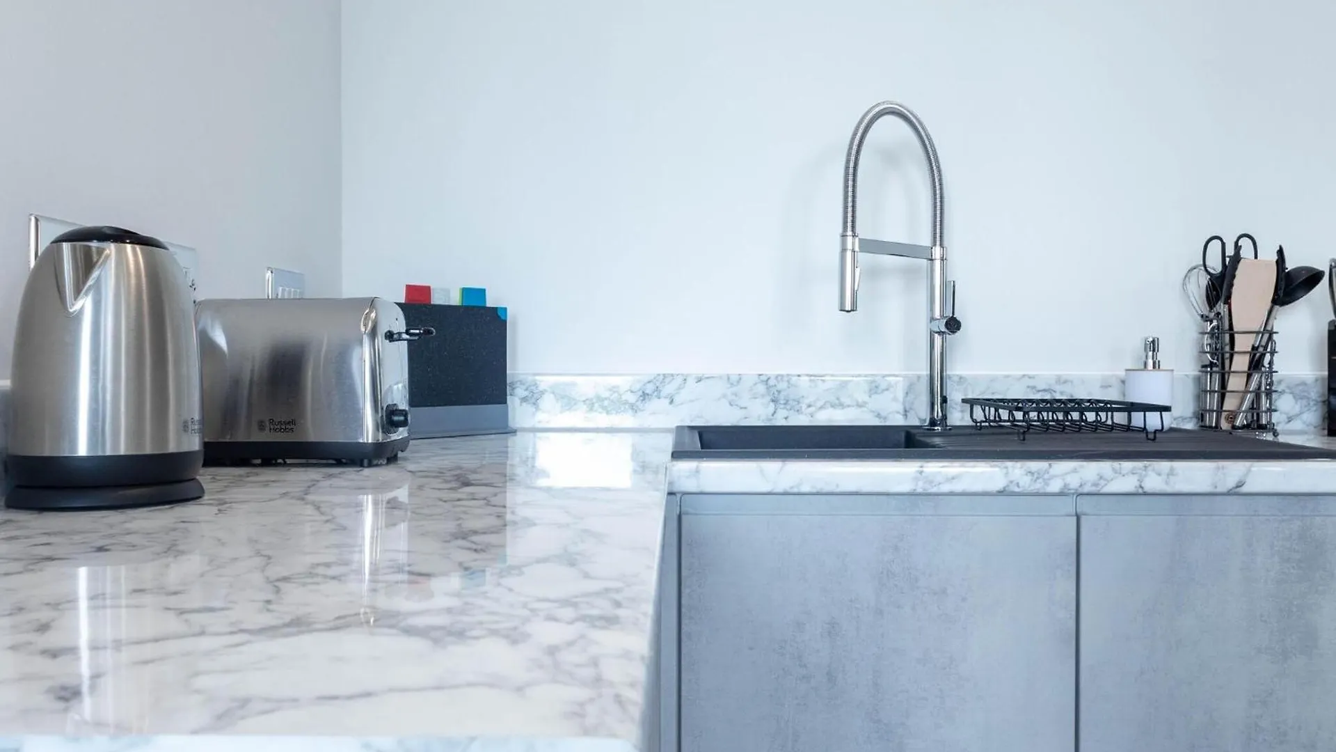 Leeds Haven Niche 1 2 Bedroom Apartments With Cityscape Views By Belvilla